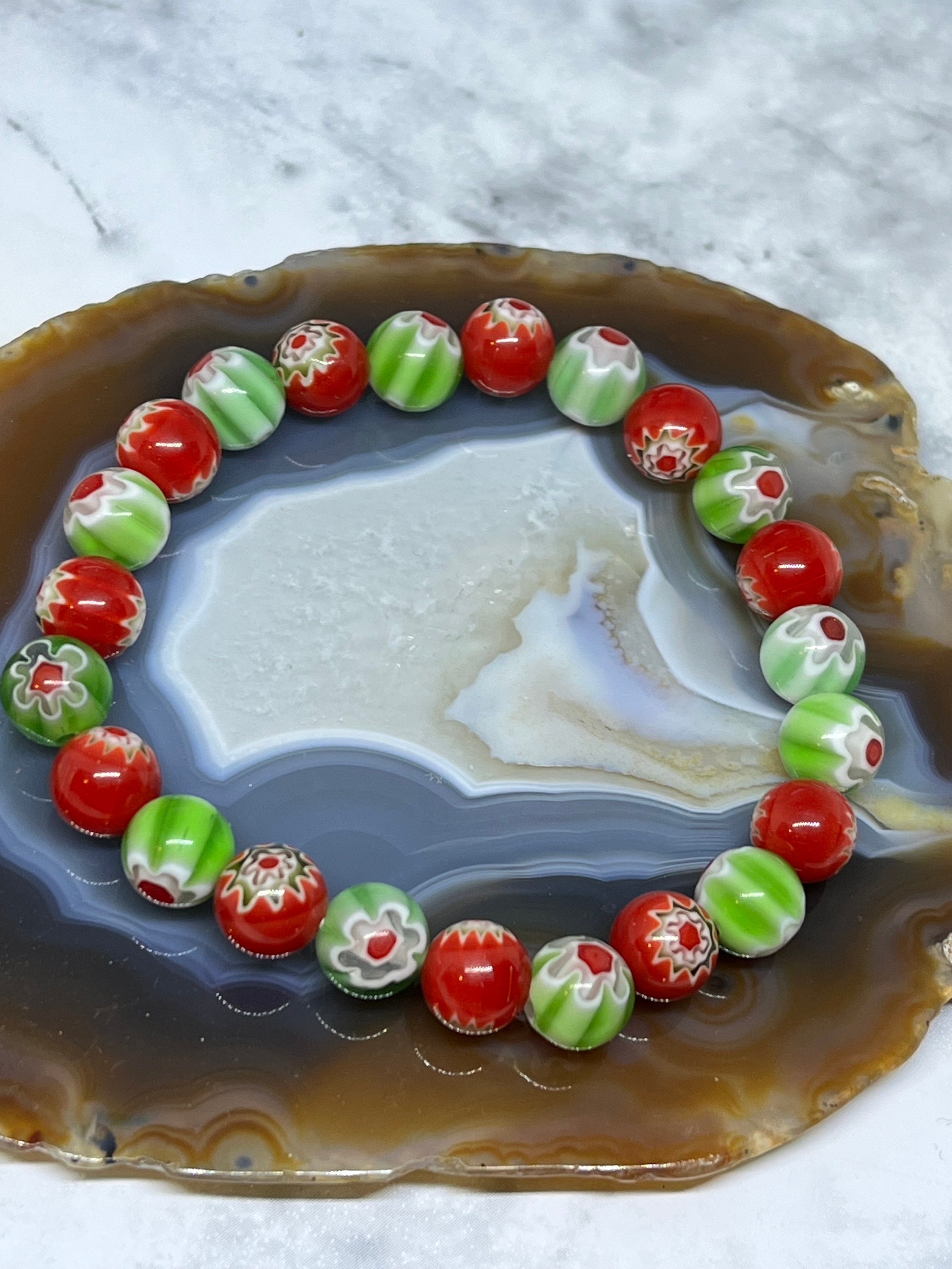 赤と緑のミルフィオリガラスビーズストレッチブレスレット - Etsy 日本