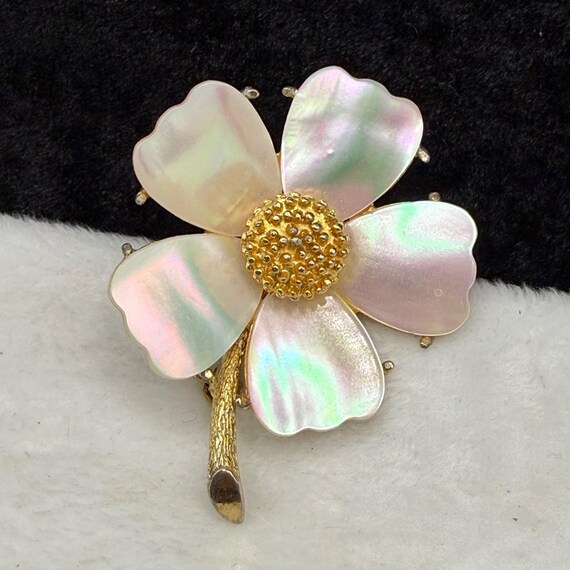 Vintage Mandel Mother of Pearl Brooch Gold Tone Flower Signed