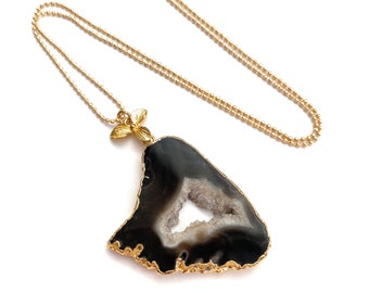 Large agate cluster, 14k gold plating, on a 70cm long pea chain, beautiful, valuable, very popular, in black, SALE now 10 euros cheaper!