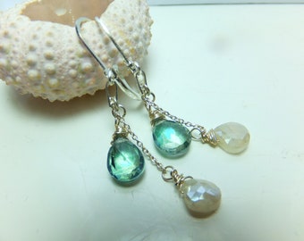 Chain earrings attached to two silver chains, with a 925 silver folding clasp, faceted gemstone drops, delicate green and white,