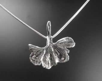 XS Ginkgo leaf pendant silver-plated with unique chain 20