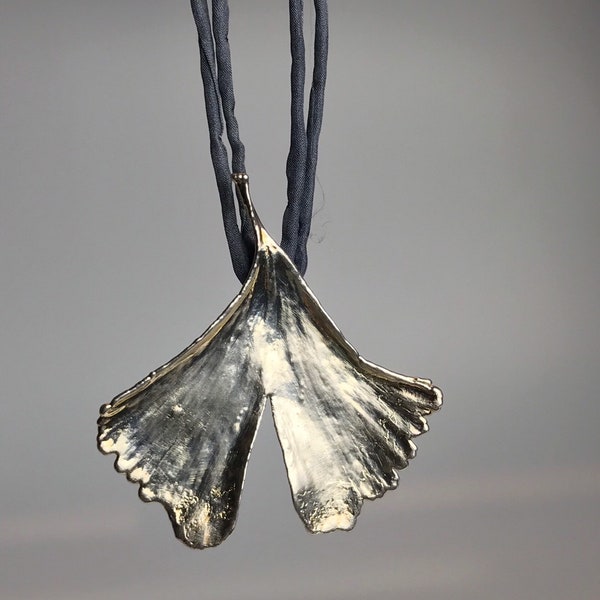 Large real green ginkgo leaf silver-plated with silk ribbon L207