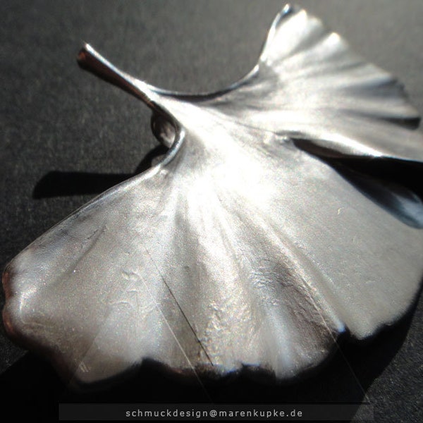 Attraktives grosses Ginkgoblatt M15 mit Schlangenkette 925 Silber