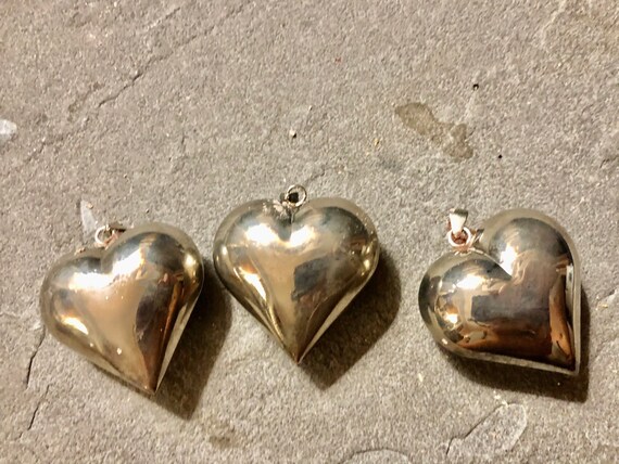 Vintage Silver puffed heart pendant