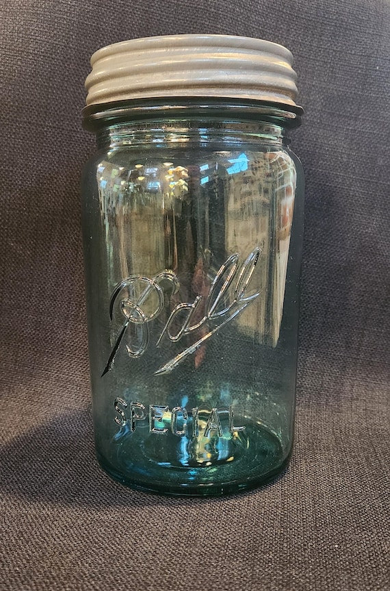 Ball SPECIAL Blue Mason Jar With Original Lid - #2 Mold - 1900