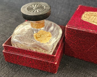 Antique Perfume Bottle in Box  -  Poudre Antiques Par Jeromee Thayer Pharmacal Ltd.