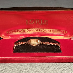 Mid Century Laurie Watch In Original Case & Box     -     NOT WORKING