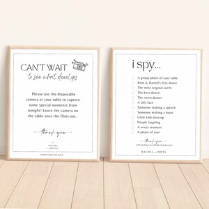 Puede incluir: Dos carteles imprimibles para una recepción de boda. El cartel de la izquierda dice "No puedo esperar a ver qué se desarrolla" y tiene un icono de cámara. El cartel de la derecha dice "Yo veo..." y tiene una lista de cosas que encontrar en las fotos. Ambos carteles tienen un mensaje de agradecimiento en la parte inferior.