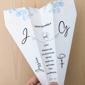 AVIÓN DE PAPEL idea de despedida de boda - Plantilla editable de salida de boda única para piloto de la Fuerza Aérea Viajes Boda Aviación Tema : EUCALIPTO