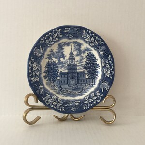 Avon Independence Hall Bicentennial Plate, Staffordshire Liberty Blue
