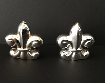 Fleur-de-lis silver pepper and salt shakers