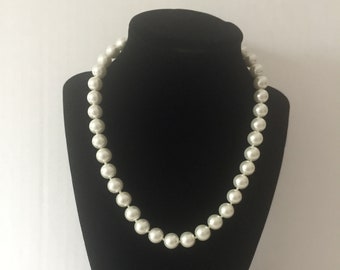 Faux Pearl Single Strand Pearl 10MM Fashion Necklace, 16&quot;
