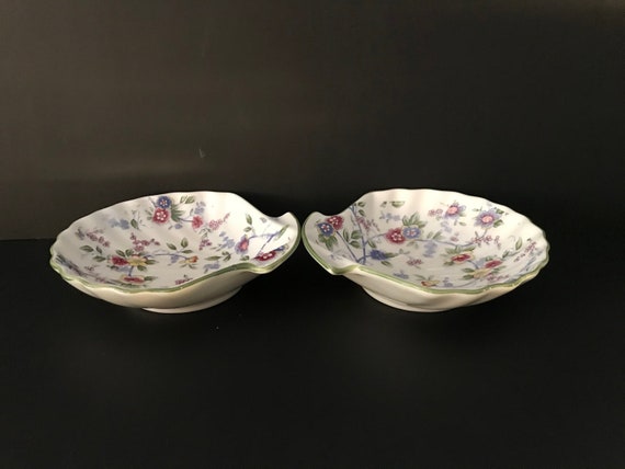 a pair of Vintage Porcelain shell-shaped trinket … - image 1