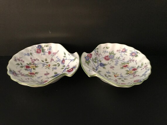 a pair of Vintage Porcelain shell-shaped trinket … - image 2
