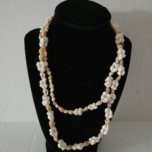 natural seashells necklace, Lot D