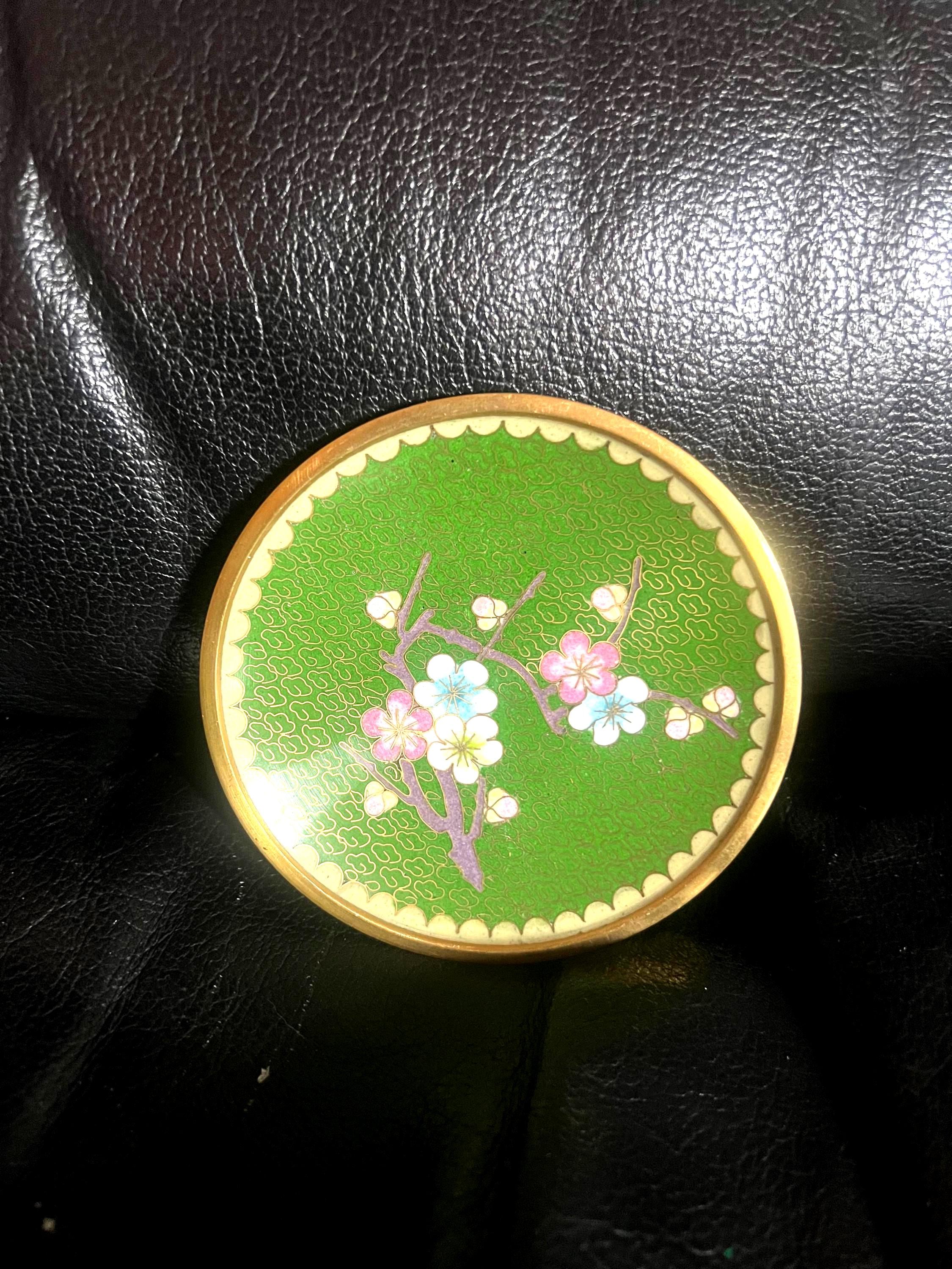 ヴィンテージの中国製七宝焼き皿、緑地に梅の花模様 - Etsy 日本