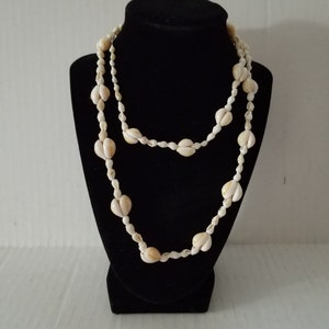 natural seashells necklace, lot A