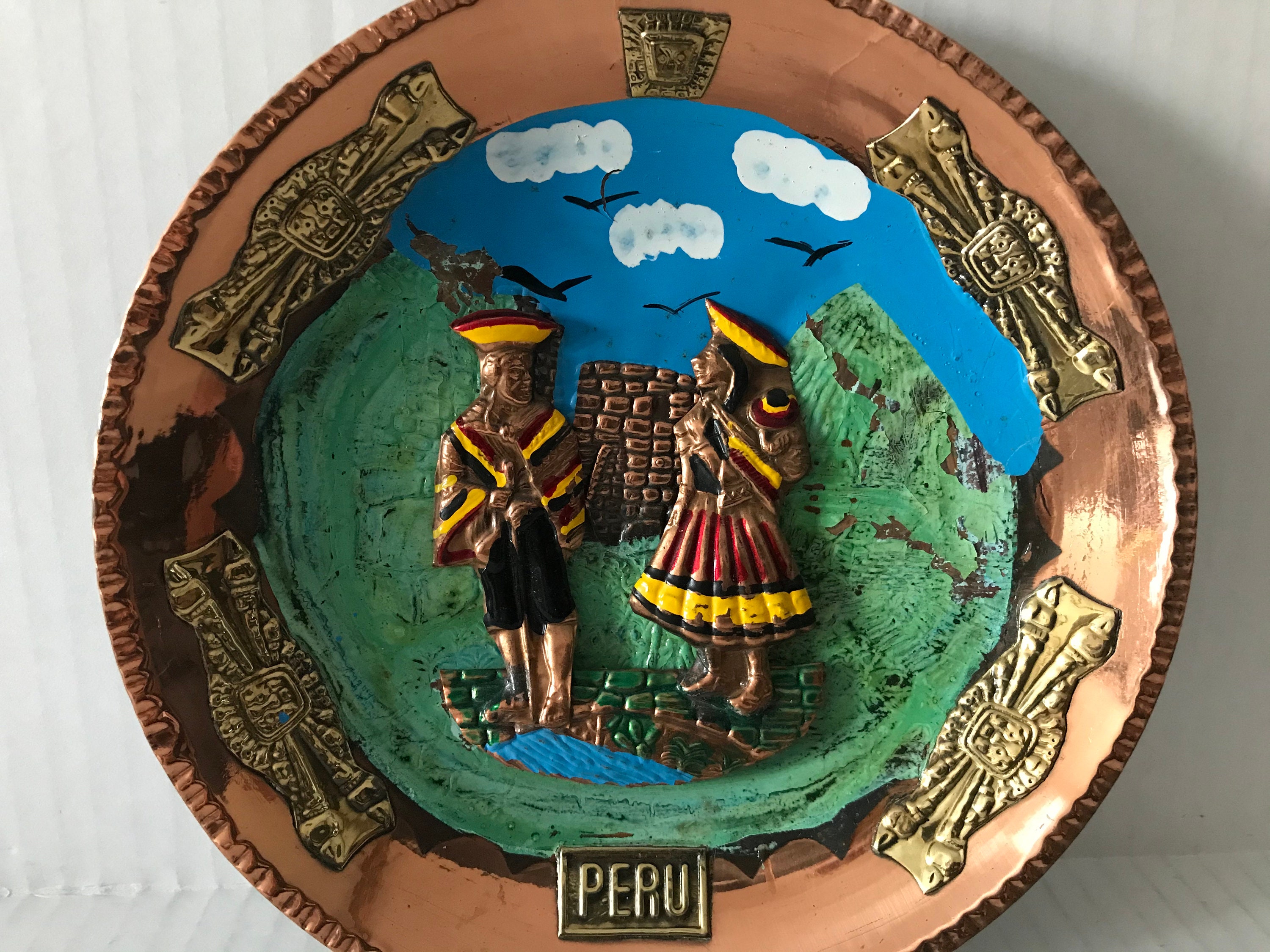 ペルー銅盤飾り皿ビンテージ掛け皿です ペルー銅盤飾り皿ビンテージ掛け皿です