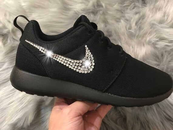 nike roshe one black womens