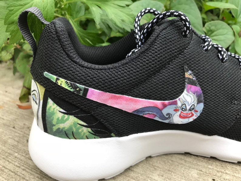 disney nike roshe