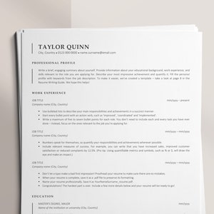 K&ouml;nnte beinhalten: Eine wei&szlig;e Lebenslaufvorlage mit schwarzem Text. Das Dokument enth&auml;lt Abschnitte f&uuml;r ein berufliches Profil, Berufserfahrung und Ausbildung. Der Text enth&auml;lt Anleitungen zum Verfassen von Lebensl&auml;ufen, einschlie&szlig;lich Aufz&auml;hlungszeichen und quantifizierbaren Leistungen.