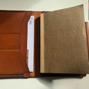 Cartera minimalista de notas de campo (A6 Note Moleskin) con plantilla digital (PDF) de cuero con 2 ranuras para tarjetas - No. 11