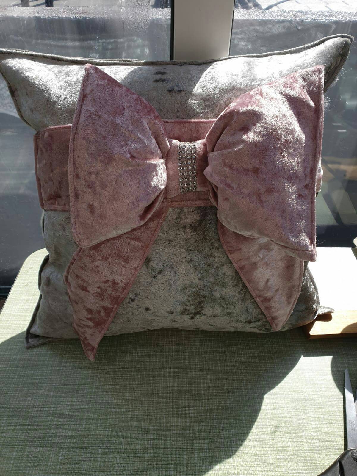 Crushed Velvet Filled Cushion Luxury Diamante Small & Large Bedroom Sofa Cushion Crushed Velvet Filled Cushion Luxury Diamante Small & Large Bedroom Sofa Cushion