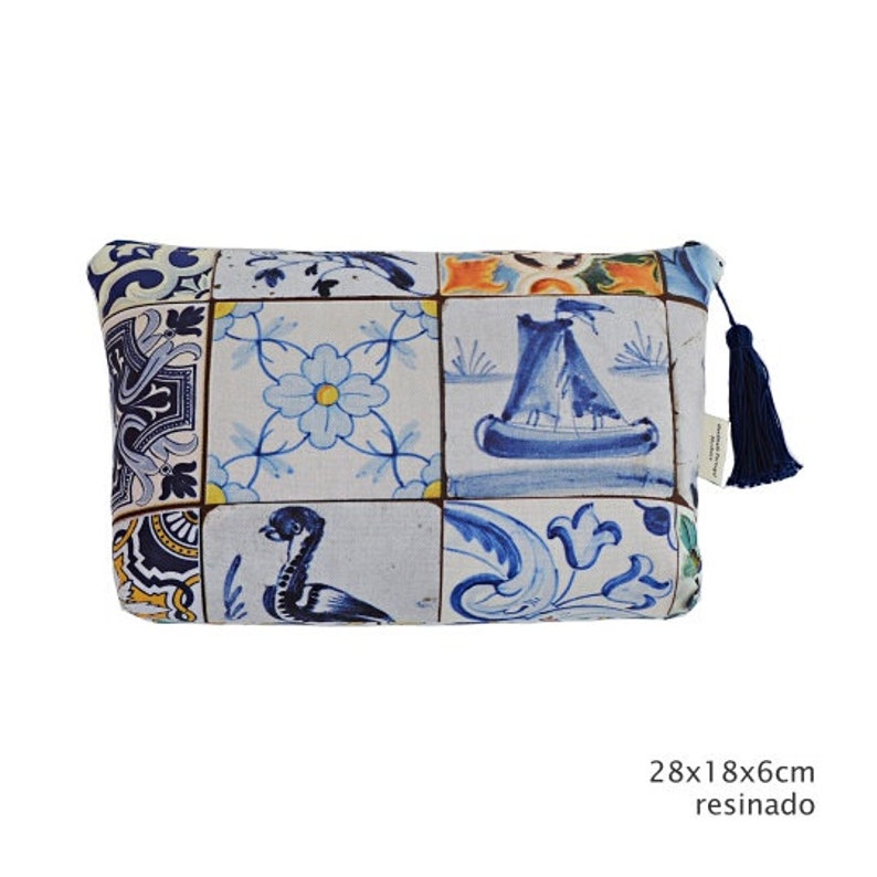 Handmade bag with representation of Portuguese tiles
