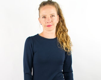 elegantes Kleid Fine_01 dunkelblau, rundhalsausschnitt, leicht figurbetont, Puffärmel, Knielang, mit leichten glanz