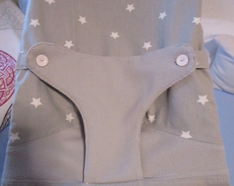 Rocker cover, cover, bouncer hammock with white stars on light grey background and pique in light grey