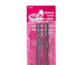 Susan Bates Silvalume Aluminum Crochet Hooks ~ Set of four C2/2.75, D3/3.25, E4/3.50, F5/3.75 small
