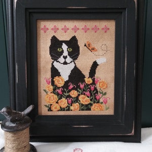 PDF Mr. Belvedere cross stitch pattern chart design Vintage NeedleArts cat flowers primitive country kitten