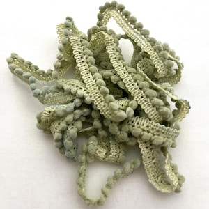 Cactus mini pom pom trim (MPP-48) van Vintage NeedleArts ~ handgeverfd 2 doorlopende werven