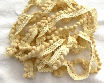 Honey Bee Mini Pom Pom Trim (MPP-5) by Vintage NeedleArts ~ hand-dyed 2 continuous yards