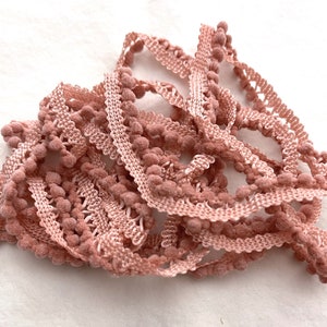 Kaktus Blume Mini Pom Pom Band von Vintage NeedleArts ~ handgefärbt, 2 Meter fortlaufende Meter