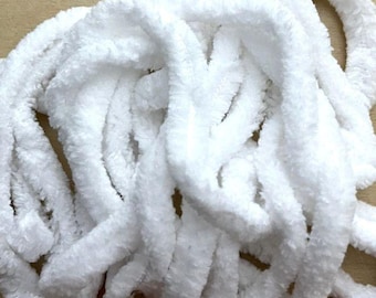 Snow Petite Chenille Trim (PC-75X) by Vintage NeedleArts ~ 2 continuous yards