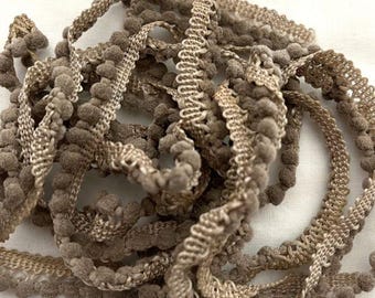 Walnut Mini Pom Pom Trim (MPP-18) by Vintage NeedleArts ~ hand-dyed 2 continuous yards