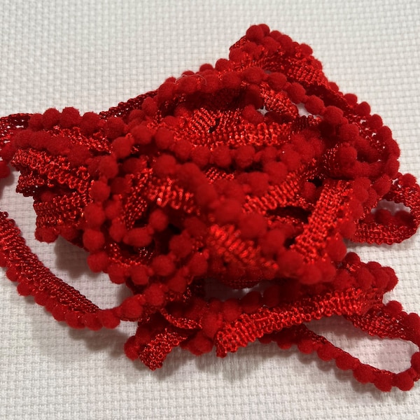 Scarlet Mini Pom Pom Trim (MPP-MAYS) by Vintage NeedleArts ~ 2 continuous yards