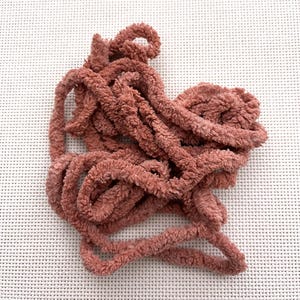 Cactusbloem Petite Chenille Trim (PC-43) van Vintage NeedleArts ~ handgeverfd 2 doorlopende werven