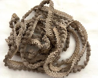 Walnut Mini Pom Pom Trim (MPP-18) by Vintage NeedleArts ~ hand-dyed 2 continuous yards