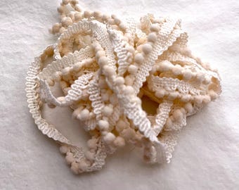Magnolia Mini Pom Pom Trim (MPP-33) by Vintage NeedleArts ~ hand-dyed 2 continuous yards