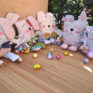 LAPIN, peluche de Pâques, cadeau de Pâques, œufs en chocolat