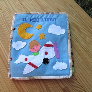 STIL BOEK, zintuiglijk boek, Montessoriboek, stoffenboek, gepersonaliseerd boek