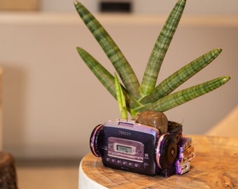 Resin Creative Retro Walkman Succulent Pot for Home Decration,Indoor Succulent Planter,Plant Pot,Table Decoration,Flowerpot Birthday Gift