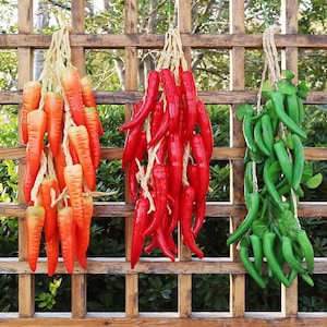 Decoración de pared con vegetales artificiales, frutas, maíz, pimientos y ajo, plantas de hotel