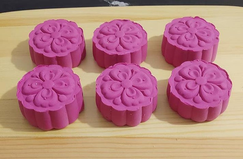 Fake Moon Cake Model, Gesimuleerde Mung Bean Osmanthus Cake, Nep Voedsel Model Kinderspeelgoed, Keuken Decoratie afbeelding 9