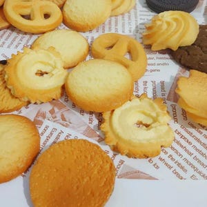 Fake Cookies Biscuit Model,Simulated Cream Cracker Desserts Cake,Fake Food ,Cooking Teaching Props,Dessert Shop Decoration