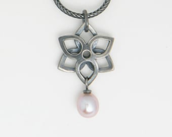 Necklace NARCISSUS, silver, pearl, pendant, chain Barbara Weiss