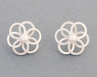 ear studs FLOWERS silver pearl handmade Barbara Weiss