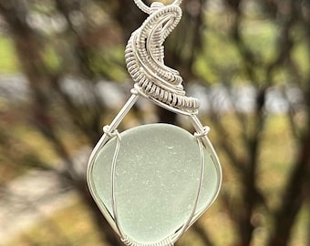 Hermoso collar de vidrio de playa del lago Erie de color azul aguamarina de gran tamaño.